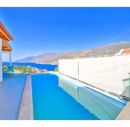 Blue Sea View - Peninsula Villa *