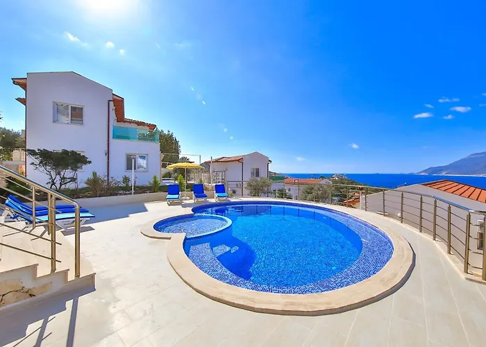 Blue Sea View Peninsula Villa *